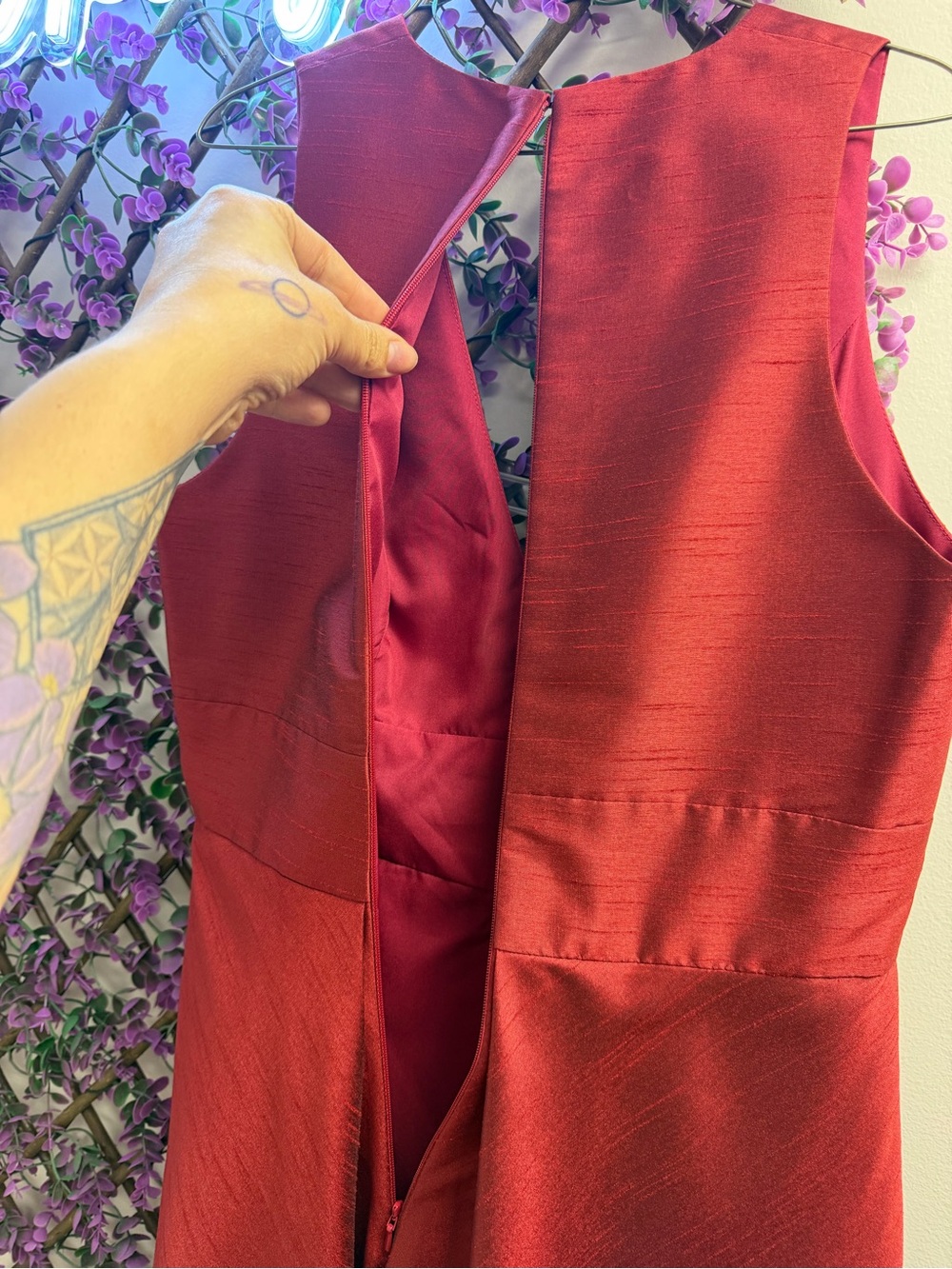 Formal Floor Length Elegant Women's Red V-Neck A-Line Dress - Picture 9 of 11